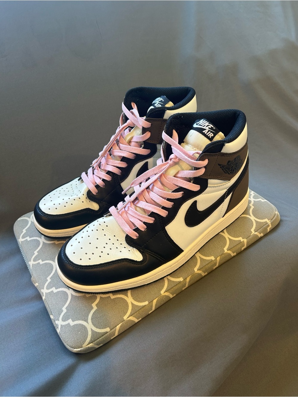 Air Jordan 1 High OG “Dark Mocha”
